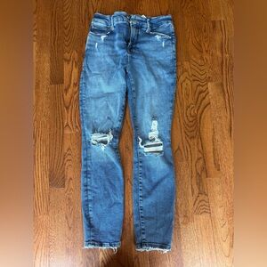 Good American Light Blue Jeans with Contrast Stitching